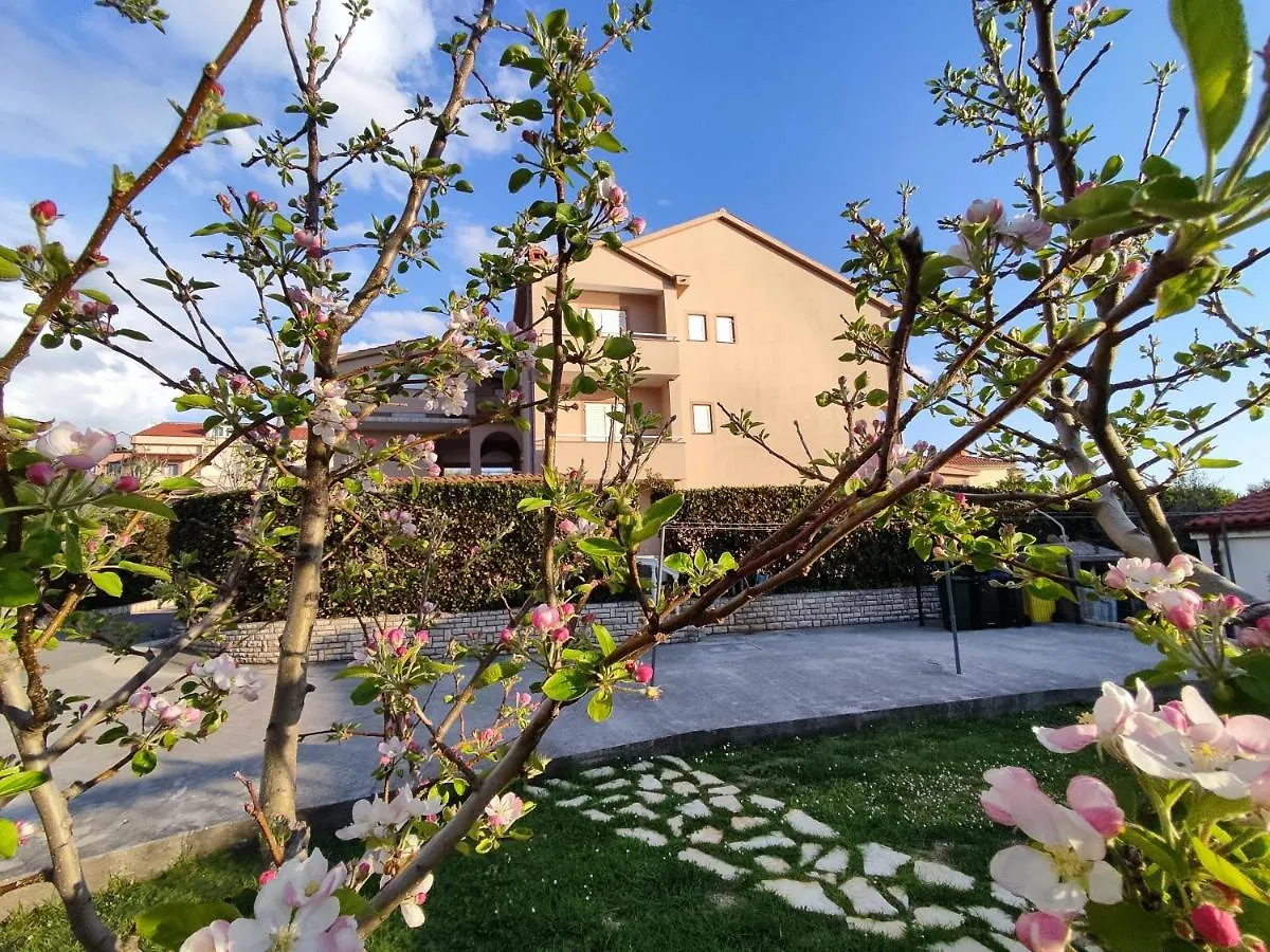 ראב Apartmani Katarina&Ivan Krstinic